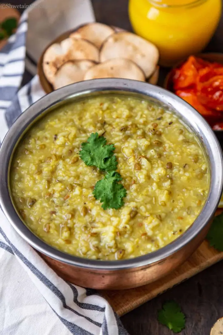 Khichdi Khane Ke Fayde: गर्मियों में खिचड़ी खाने से सेहत को होते हैं ये कई फायदे