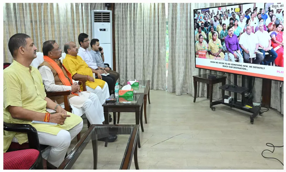 मुख्यमंत्री विष्णु देव साय ने जनप्रतिनिधियों और अधिकारियों के साथ सुनी ‘मन की बात’ की 121वीं कड़ी, प्रधानमंत्री नरेंद्र मोदी ने दंतेवाड़ा विज्ञान केन्द्र की प्रशंसा की... मुख्यमंत्री विष्णु देव साय ने जनप्रतिनिधियों और अधिकारियों के साथ सुनी ‘मन की बात’ की 121वीं कड़ी, प्रधानमंत्री नरेंद्र मोदी ने दंतेवाड़ा विज्ञान केन्द्र की प्रशंसा की...
