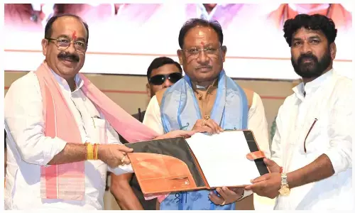 मुख्यमंत्री विष्णु देव साय तेलघानी विकास बोर्ड के अध्यक्ष के पदभार ग्रहण समारोह में हुए शामिल, बोले-तिलहन फसलों को बढ़ावा देने में बोर्ड एवं साहू समाज की अहम भूमिका