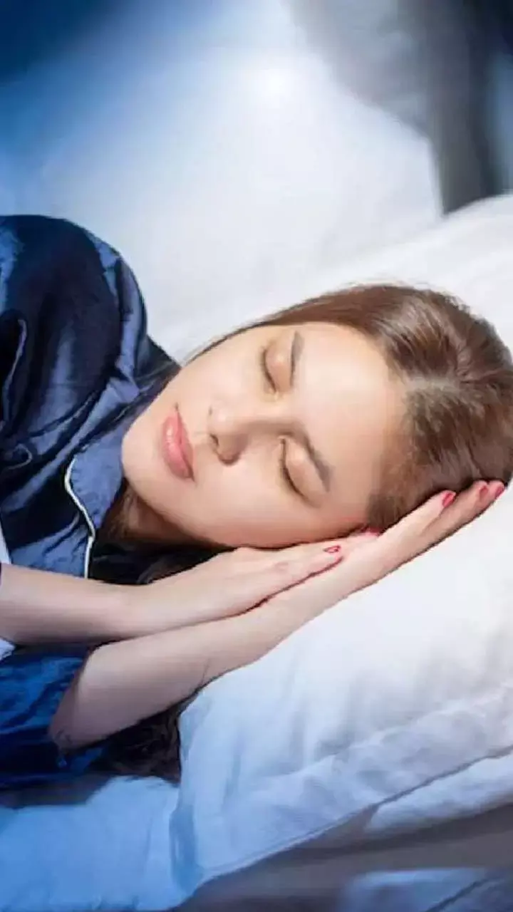 Chanakya Niti: चाणक्य की चेतावनी, इस समय भूलकर भी न सोएं, किस्मत होगी खराब