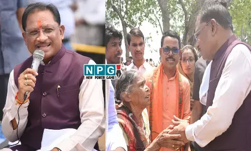 Vishnudeo sai Sushasan Tihar: लैंडिंग की चर्चा लीमगांव की, हेलिकाप्टर उतरा बंदोरा में और चौपाल लगाया करिगांव में, टूटे माइक से खटिया पर बैठ सीएम विष्णुदेव ने ऐसे लगाया चौपाल