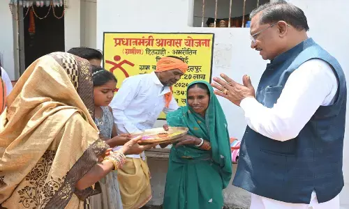 Vishnudeo Sai Sushasan Tihar: मोर अब्बड़ भाग हे, मुख्यमंत्री मोर घर आए हे... जब मुख्यमंत्री विष्णुदेव साय बने पीएम आवास योजना की हितग्राही अमरौतीन साहू के अतिथि