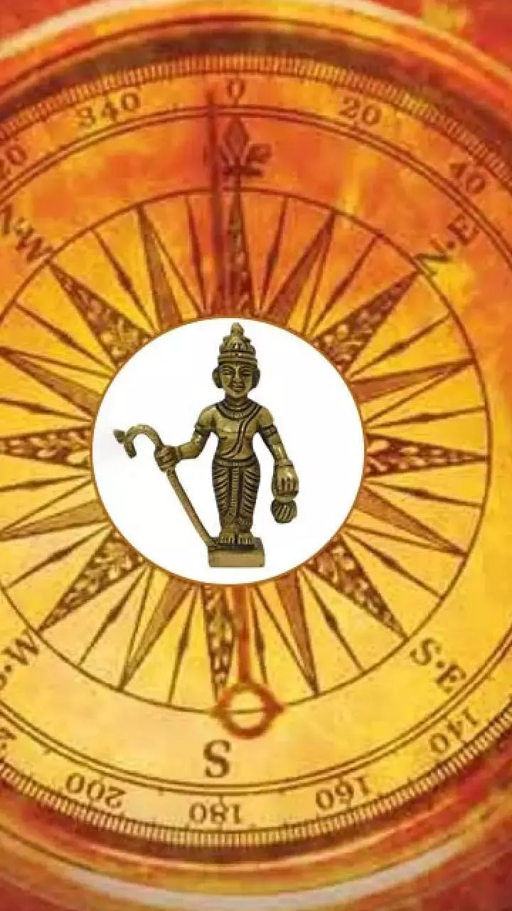 Vastu Tips: पर्स में रखें ये 5 शुभ चीजें, खुलेंगे धन के द्वार और बरसेगी मां लक्ष्मी की कृपा