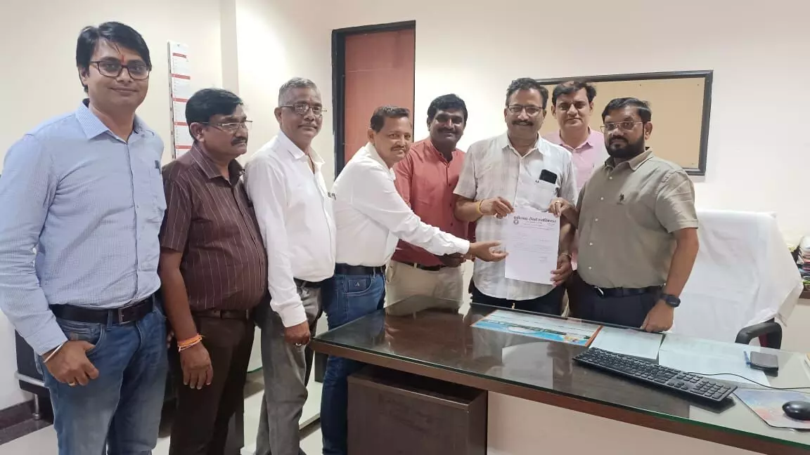 CG Teacher News: क्रमोन्नत वेतनमान देने का जनरल आदेश जारी करें, टीचर्स एसोसिएशन ने कहा-शालाओ के सेटअप में छेड़छाड़ उचित नहीं CG Teacher News: क्रमोन्नत वेतनमान देने का जनरल आदेश जारी करें, टीचर्स एसोसिएशन ने कहा-शालाओ के सेटअप में छेड़छाड़ उचित नहीं