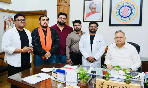 छत्तीसगढ़ के डॉक्टर्स ने बॉन्ड पोस्टिंग, वेतन और सुपरस्पेशलिटी कैडर को लेकर उठाई आवाज