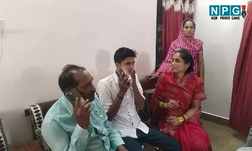 CG Board Topper: छोटे गांवों की बड़ी उड़ान, अखबार बांटकर की पढ़ाई, बारहवीं बोर्ड में किया टॉप
