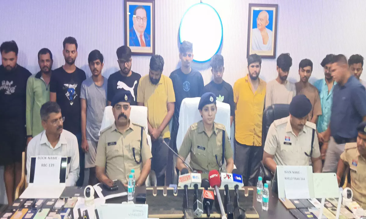 Balodabazar News: गोवा में सटोरियों के मुख्यालय पर पुलिस का धावा, करोड़ों के ऑनलाइन सट्टा का भंडाफोड़