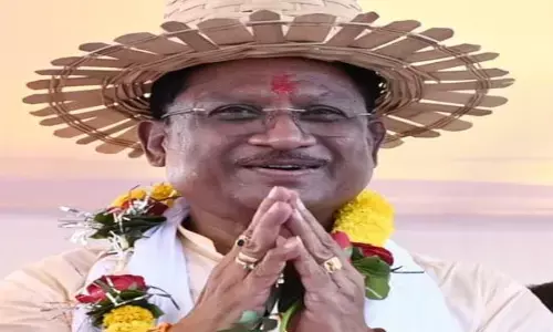 CM Vishnudeo Sai: ईमानदारी से काम करने वाली हमारी सरकार ने जनता के सामने रखा है अपना रिपोर्ट कार्ड, मुख्यमंत्री साय मड़ेली में आयोजित समाधान शिविर में हुए शामिल