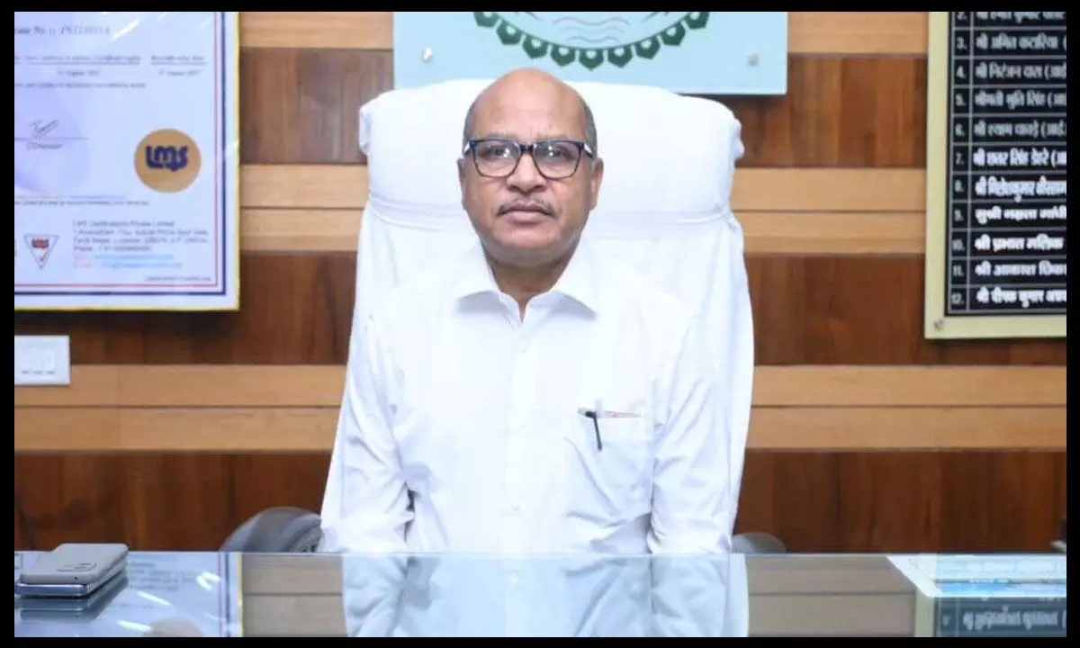 Gariaband News: पीएम आवास में लापरवाही, 11 सचिवों को मीटिंग में ही कारण बताओ नोटिस जारी...कलेक्टर बोले-अवैध लेन देन की शिकायत पर होगी कड़ी कार्रवाई...