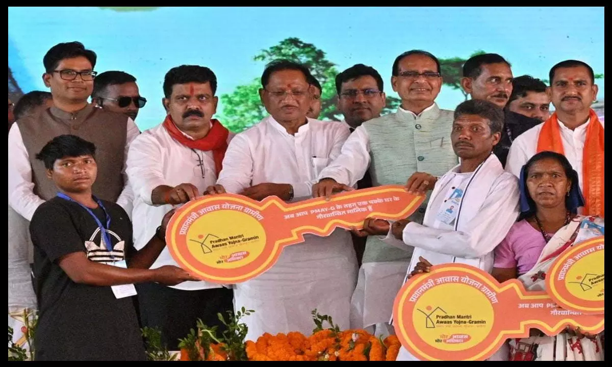 मनरेगा में छत्तीसगढ़ का लेबर बजट बढ़ाने की घोषणा, केन्द्रीय मंत्री ने मुख्यमंत्री को सौंपा 3 लाख 700 पीएम आवासों का स्वीकृति पत्र...