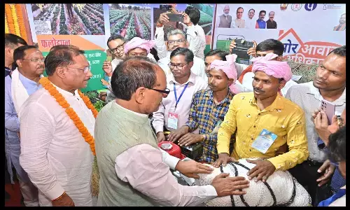 केंद्रीय मंत्री शिवराज सिंह चौहान ने हितग्राहियों से की सीधी बातचीत, मछुवारा समिति और कृषकों की हुई सराहना