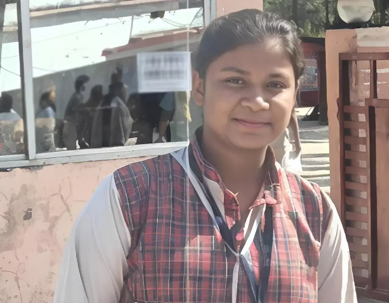 CG 10th Board News: दसवीं बोर्ड में सारया कश्यप को 98 परसेंट मार्क्स, सेल्फ स्टडी और कड़ी मेहनत से पाई कामयाबी...