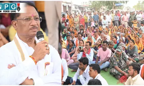 Sushasan Tihar: सीएम को अपने बीच पाकर झुरानदी के ग्रामीणों की खुशी का ठिकाना नहीं रहा, बरगद पेड़ के नीचे सीएम ने लगाई चौपाल...