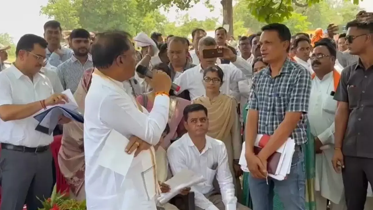CM Vishnudeo: मुख्यमंत्री विष्णुदेव साय का पहली बार दिखा यह तेवर...