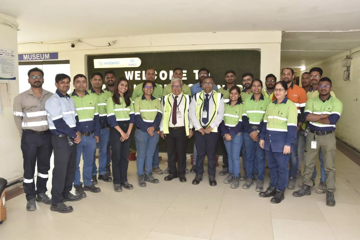 BALCO Road Safety Program: बालको में सुरक्षा पर बड़ा कदम! ड्राइवरों को मिला सम्मान, सड़क और कार्यस्थल सुरक्षा को लेकर चले 3 बड़े अभियान BALCO Road Safety Program: बालको में सुरक्षा पर बड़ा कदम! ड्राइवरों को मिला सम्मान, सड़क और कार्यस्थल सुरक्षा को लेकर चले 3 बड़े अभियान