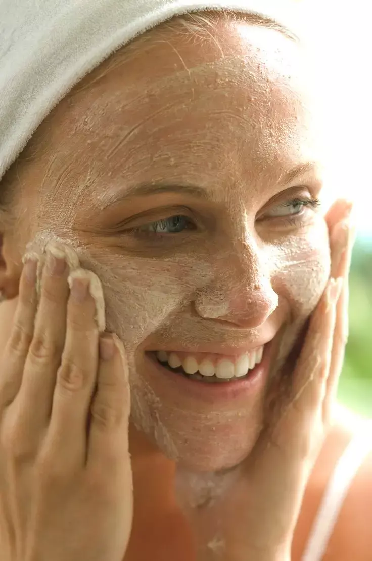 Oily Skin Care In Summer: गर्मियों में ऑयली स्किन का ख्याल कैसे रखें?