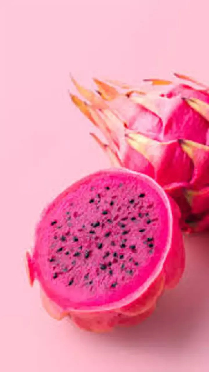 Dragon Fruit Benefits: एक ऐसा फल जो इम्युनिटी से लेकर दिल तक रखे दुरुस्त, जानिए ड्रैगन फ्रूट 6 चमत्कारी फायदे!