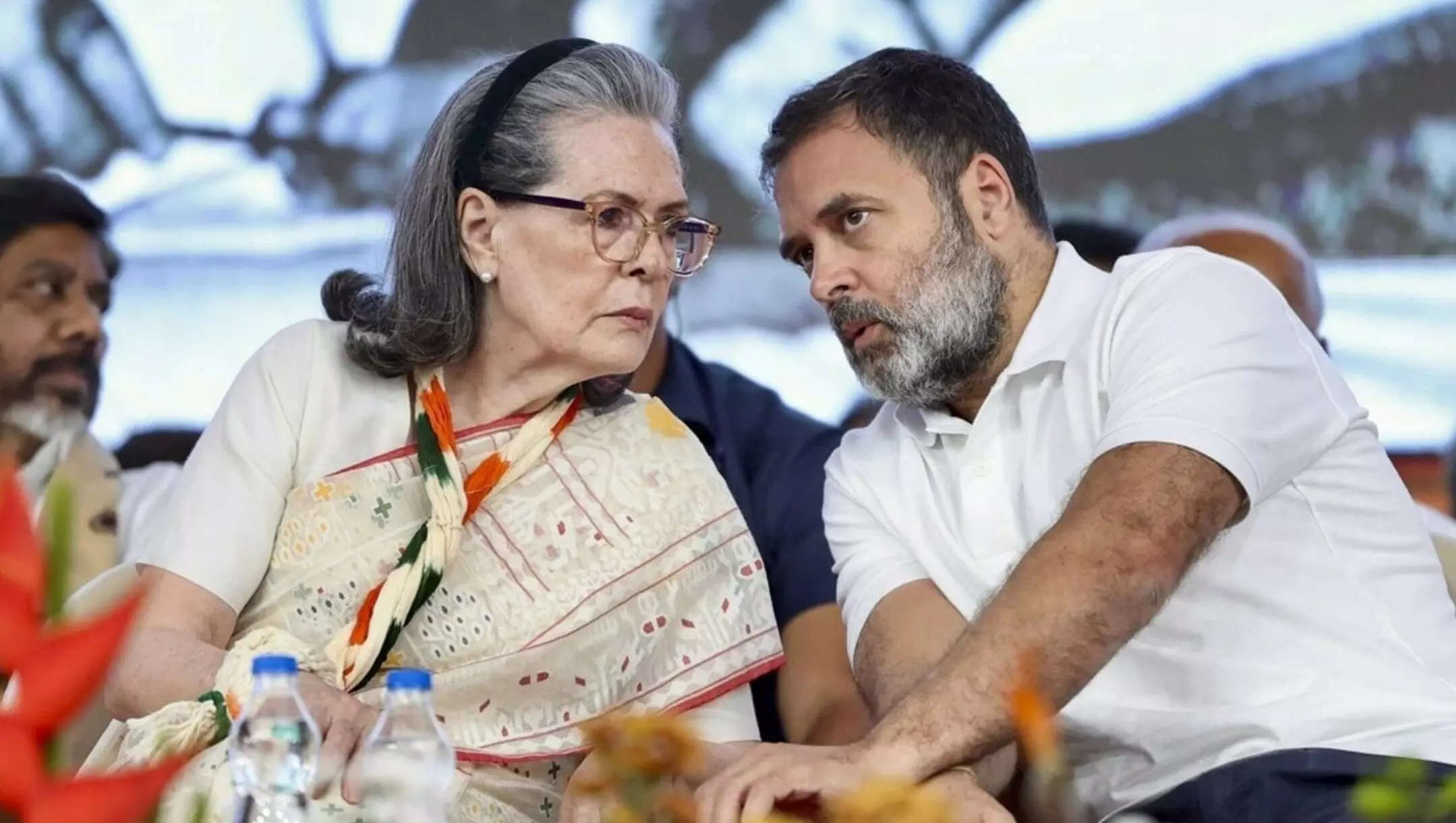 National Herald Case: कोर्ट रूम में ED ईडी का सनसनीखेज खुलासा! सोनिया-राहुल गांधी ने अपराध से कमाए 142 करोड़ रुपये, जानिए क्या है पूरा मामला?