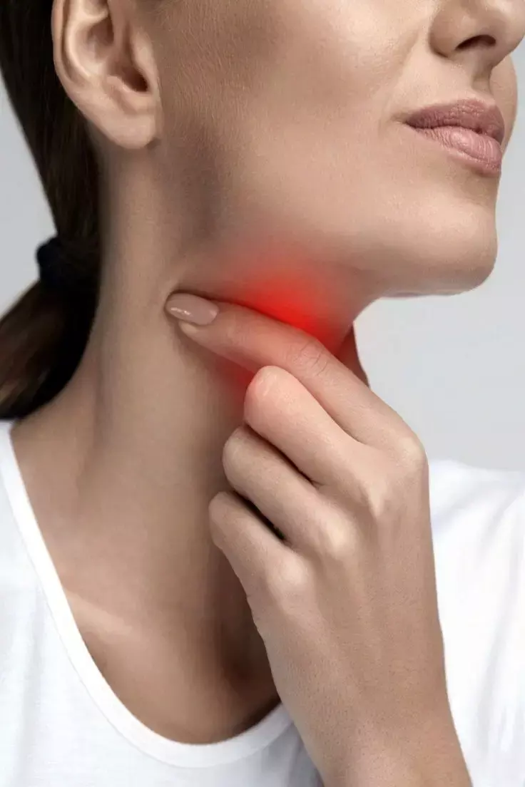 Gale Me Dard Ke Gharelu Upay: बदलते मौसम में गले की दर्द की समस्या को कैसे करें दूर?