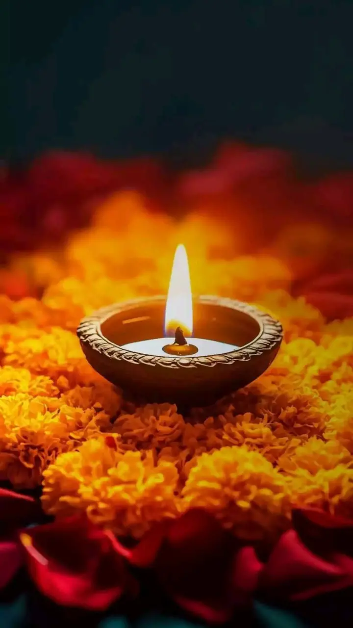 Diya Jalane Ke Niyam: घर में दीया जलाने के सही नियम क्या है ?