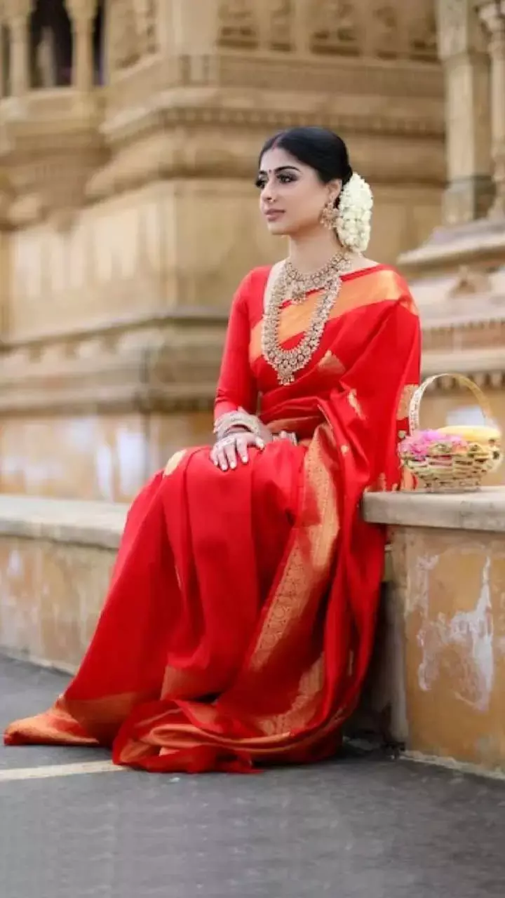 Vastu Tips: सुहागिन महिलाएं इन चीजों का रखें ध्यान, वरना हो जाएंगे बर्बाद