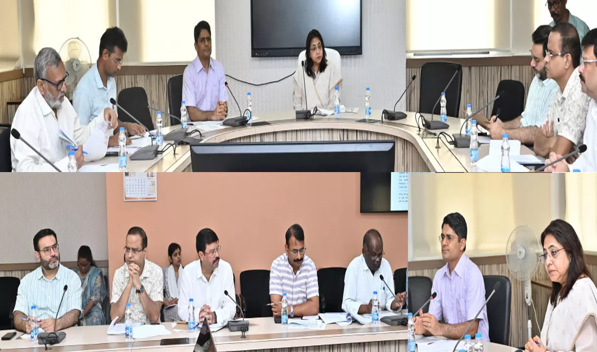 Raipur News: बाढ़ नियंत्रण हाई पावर कमेटी की बैठक, पहुंचविहीन क्षेत्रों में खाद्य सामग्री संग्रहित करने के निर्देश, Raipur News: बाढ़ नियंत्रण हाई पावर कमेटी की बैठक, पहुंचविहीन क्षेत्रों में खाद्य सामग्री संग्रहित करने के निर्देश,