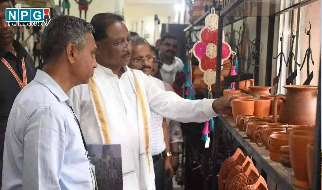 CG News: मुख्यमंत्री साय का शिल्प नगरी कोंडागांव के शबरी एंपोरियम पहुंचे, बेलमेटल कलाकृतियों की सराहना की