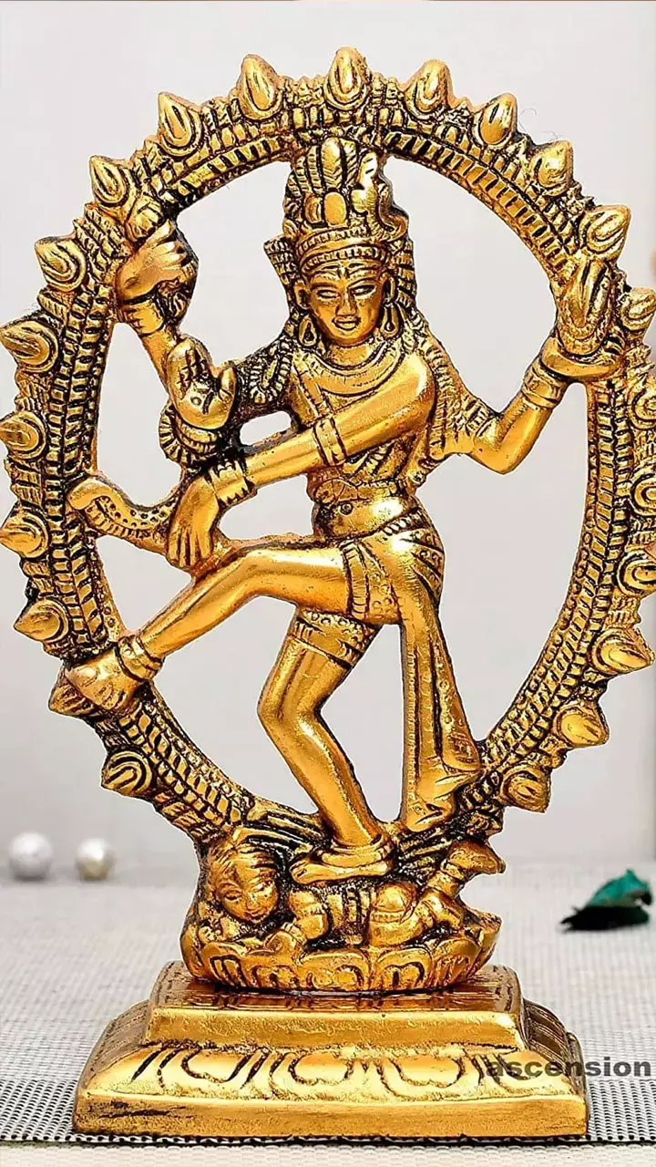 Vastu Tips: नटराज की मूर्ति घर में रखना है शुभ या अशुभ? जानिए क्या है सही तरीका और नियम