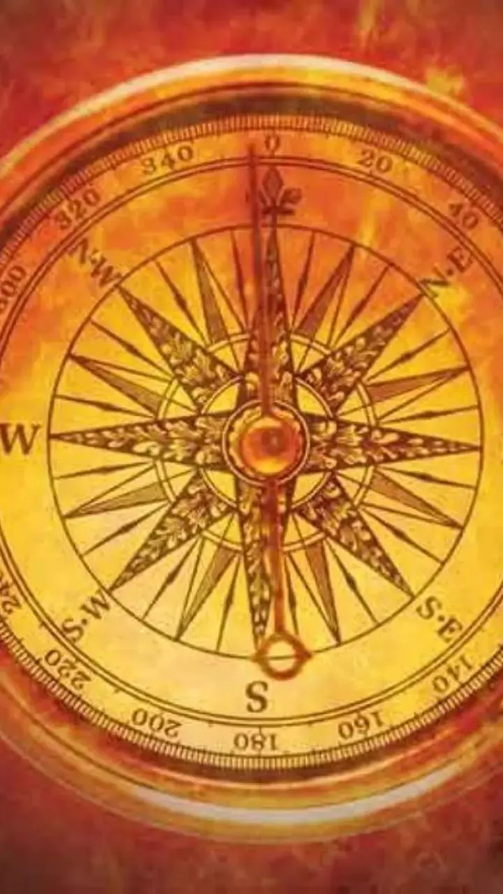 Vastu Tips: नया कैलेंडर लगाने से पहले जानें वास्तु नियम, वरना घर में बढ़ सकती है नेगेटिव एनर्जी!