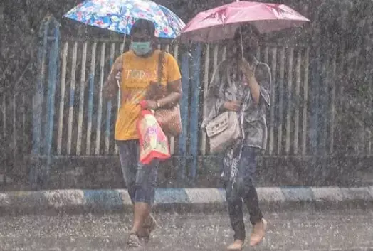Weather Alert: मौसम विभाग ने जारी किया अलर्ट, अगले 24 घंटे के दौरान इन जगहों पर होगी झमाझम बारिश, लोगों से सावधानी बरतने की अपील फाइल फोटो