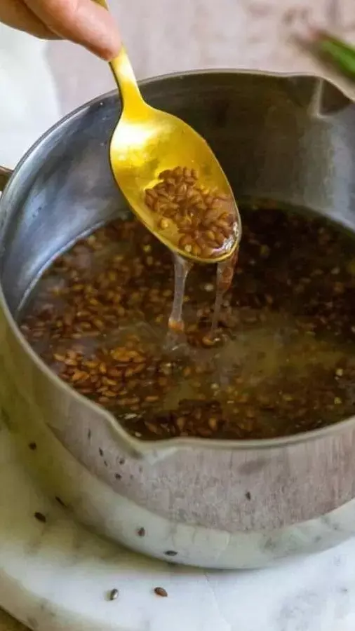 Balo Me Flaxseed Gel Lagane Ke Fayde: बालों में अलसी का जेल लगाने से क्या फायदा होता है?