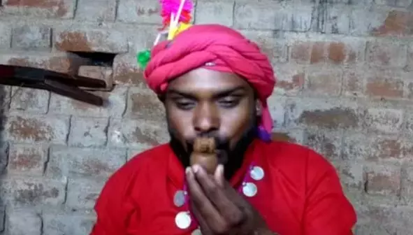 Chhattisgarhi Musical Instruments: गुम होती छत्तीसगढ़ी धुनों को फिर से जिंदा कर रहे हैं कलाकार संजू सेन, विलुप्त हो रहे इन वाद्य यंत्रो से आती है पक्षियों की आवाज