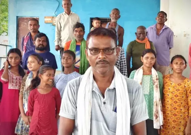 CG Yuktiyuktkaran: जहां पहले सिर्फ एक ही शिक्षक के भरोसे था पूरा स्कूल, युक्तियुक्तकरण से मिले चार नए शिक्षक...शिक्षकों की पदस्थापना की खबर पाकर खुश हैं गांव के बच्चे