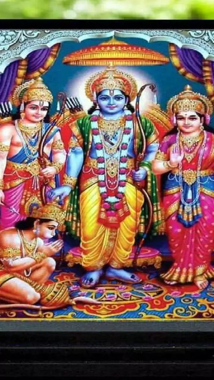 Vastu Tips:  घर में वास्तु दोष से मुक्ति चाहिए? रख लें ये चीज चमक जाएगी किस्मत