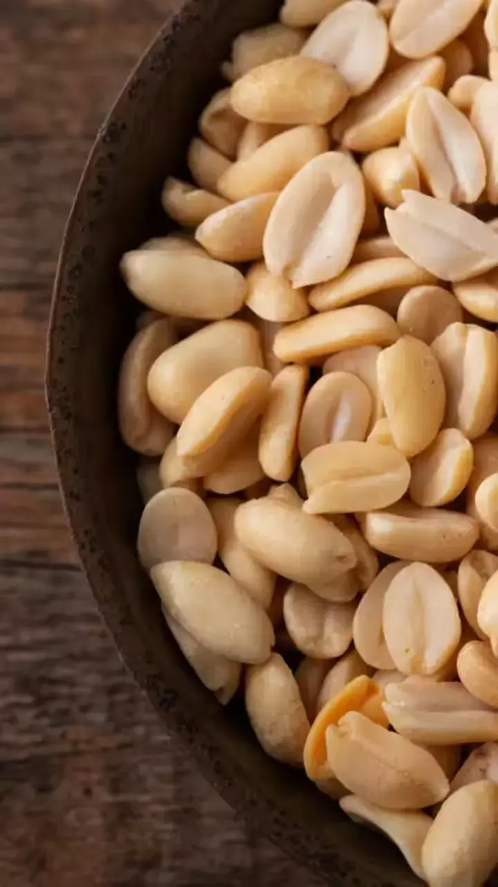 Health Benefits Of Peanuts : मूंगफली खाने के ज़बरदस्त फायदे, जानकर हो जाएंगे हैरान