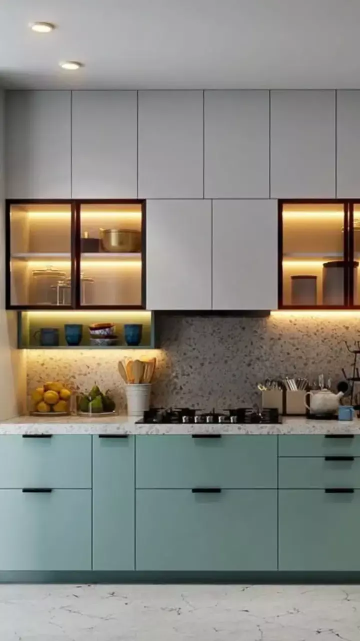 Vastu Tips: रसोई में रखी ये चीजें बढ़ा सकती हैं दरिद्रता और क्लेश, तुरंत हटा दें घर से