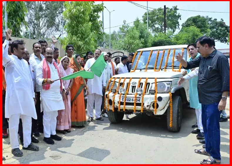 अचानकमार के 12 गांवों के सोलर पैनलों में लगाई जा रही नई बैटरियां, 13 बसाहटों के 322 घर और गलियां होंगी रोशन अचानकमार के 12 गांवों के सोलर पैनलों में लगाई जा रही नई बैटरियां, 13 बसाहटों के 322 घर और गलियां होंगी रोशन
