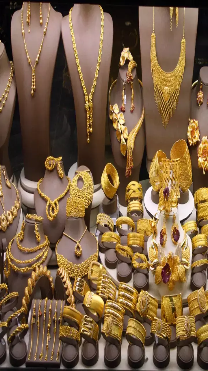 Gold Silver Price Today: फिर गिरे सोने-चांदी के भाव, जानिए क्या है आज के ताजा भाव