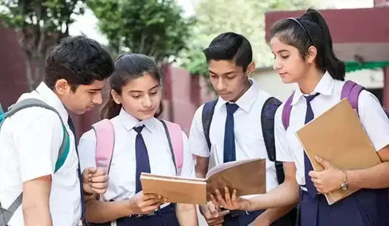 CG School News: स्कूलों को बड़ा झटका: बैन हुई प्राइवेट स्कूलों में इन पब्लिशर्स की किताबें, प्राइवेट स्कूल मैनेजमेंट एसोसिएशन ने जताई आपत्ति, रोक लगाने की मांग