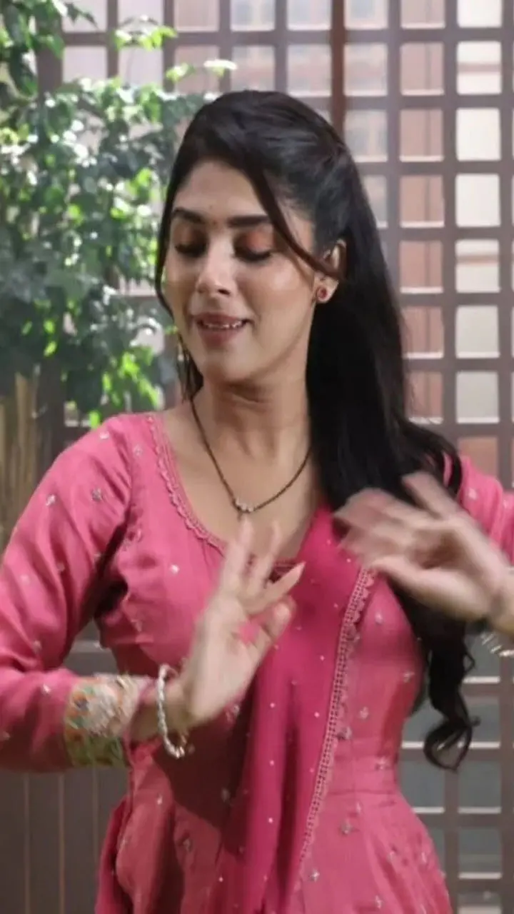 Anupama Aaj Ka Episode: अनुपमा में बड़ा तूफान, बापूजी की मौत, माही की साजिश बदलेंगे कहानी की दिशा!