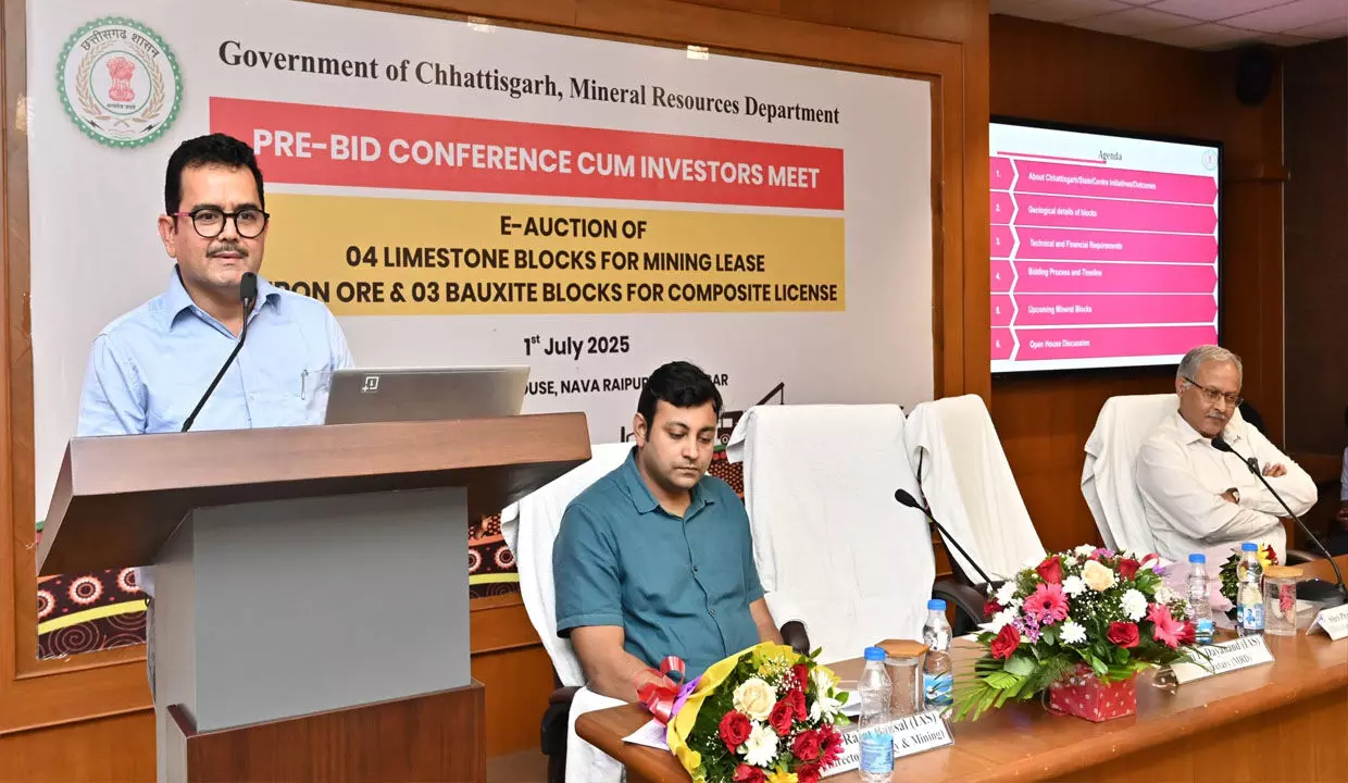 छत्तीसगढ़ में चूना पत्थर, लौह अयस्क और बॉक्साइट खनिज ब्लॉकों की नीलामी की प्रक्रिया शुरू, खनिज सचिव बोले-उद्योगों से राज्य के विकास को मिलेगी नई गति छत्तीसगढ़ में चूना पत्थर, लौह अयस्क और बॉक्साइट खनिज ब्लॉकों की नीलामी की प्रक्रिया शुरू, खनिज सचिव बोले-उद्योगों से राज्य के विकास को मिलेगी नई गति