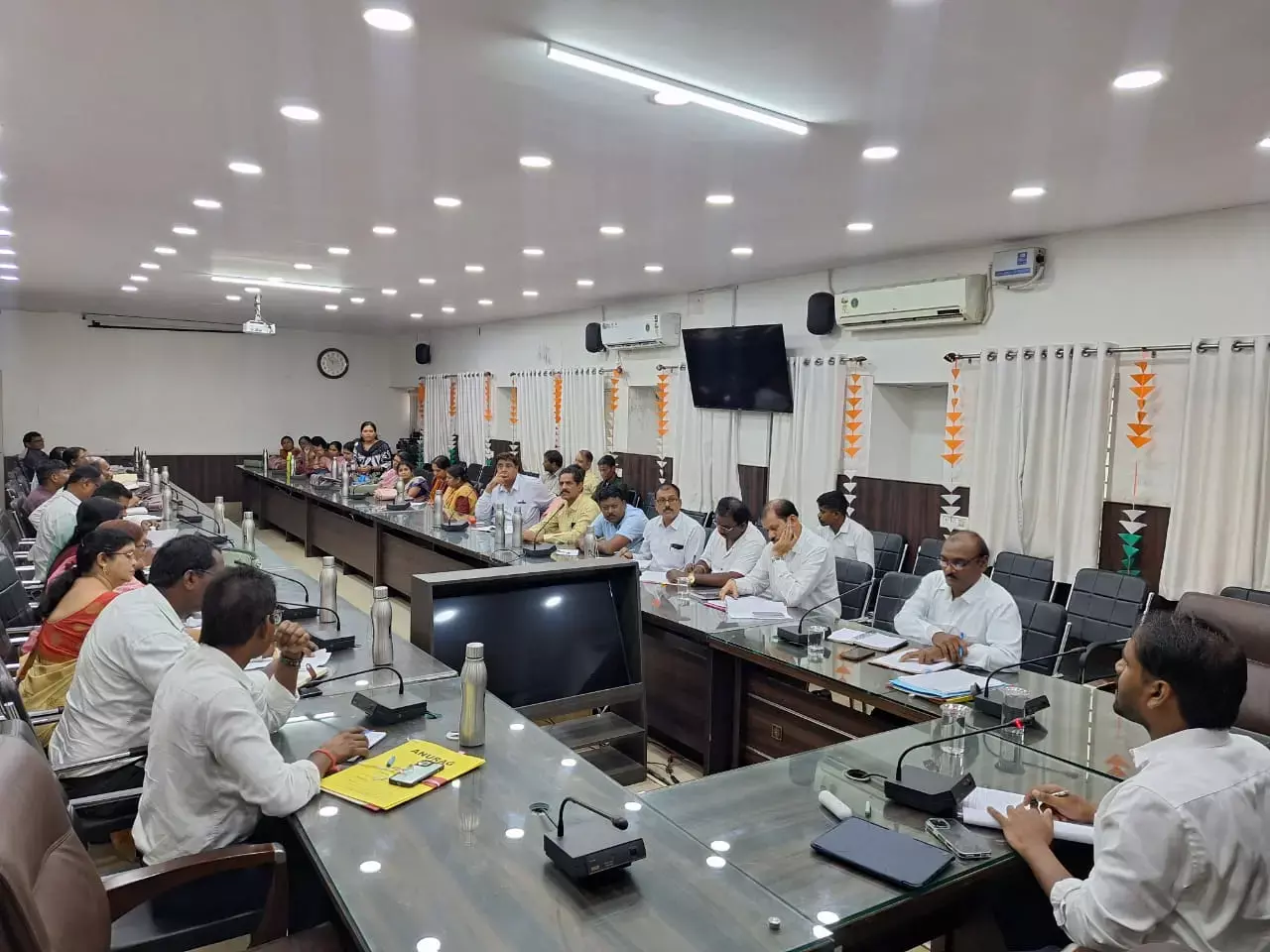 29 प्राचार्यों पर कार्रवाई की गिरी गाज! रोकी जाएगी वेतन वृद्धि, निलंबन का भी प्रस्ताव, पढ़िए क्या है पूरा मामला