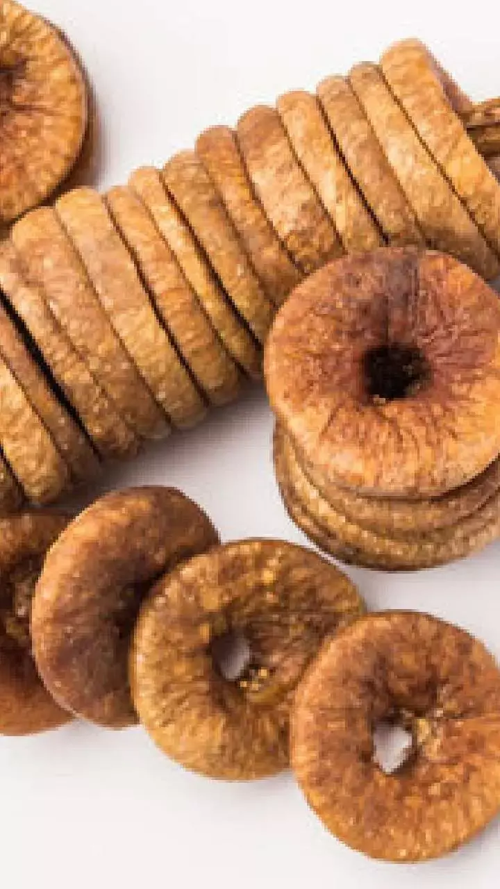 Anjeer Khane Ke Fayde: बुजुर्गों के लिए अमृत है अंजीर, जानिए इसके बेहतरीन फायदे