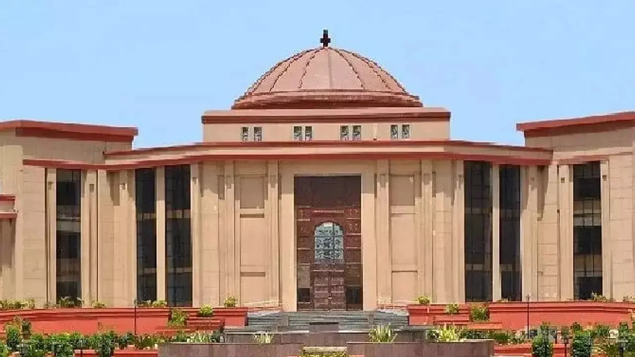 High Court News: हाई कोर्ट ने ट्रिपल मर्डर केस के आरोपी आरक्षक की अपील की खारिज, उम्रकैद की सजा बरकरार