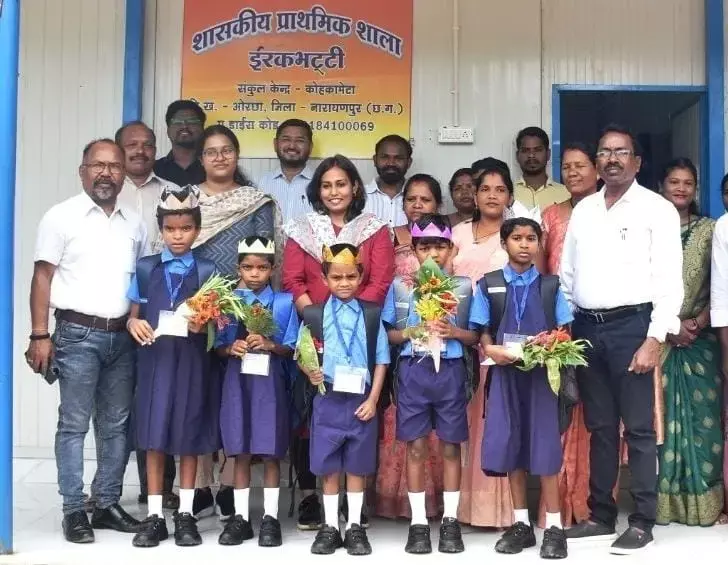 CG School News: ईरकभट्टी के बच्चों की आँखों में लौटी चमक, बंद स्कूल में फिर से गूंजे क, ख, ग...