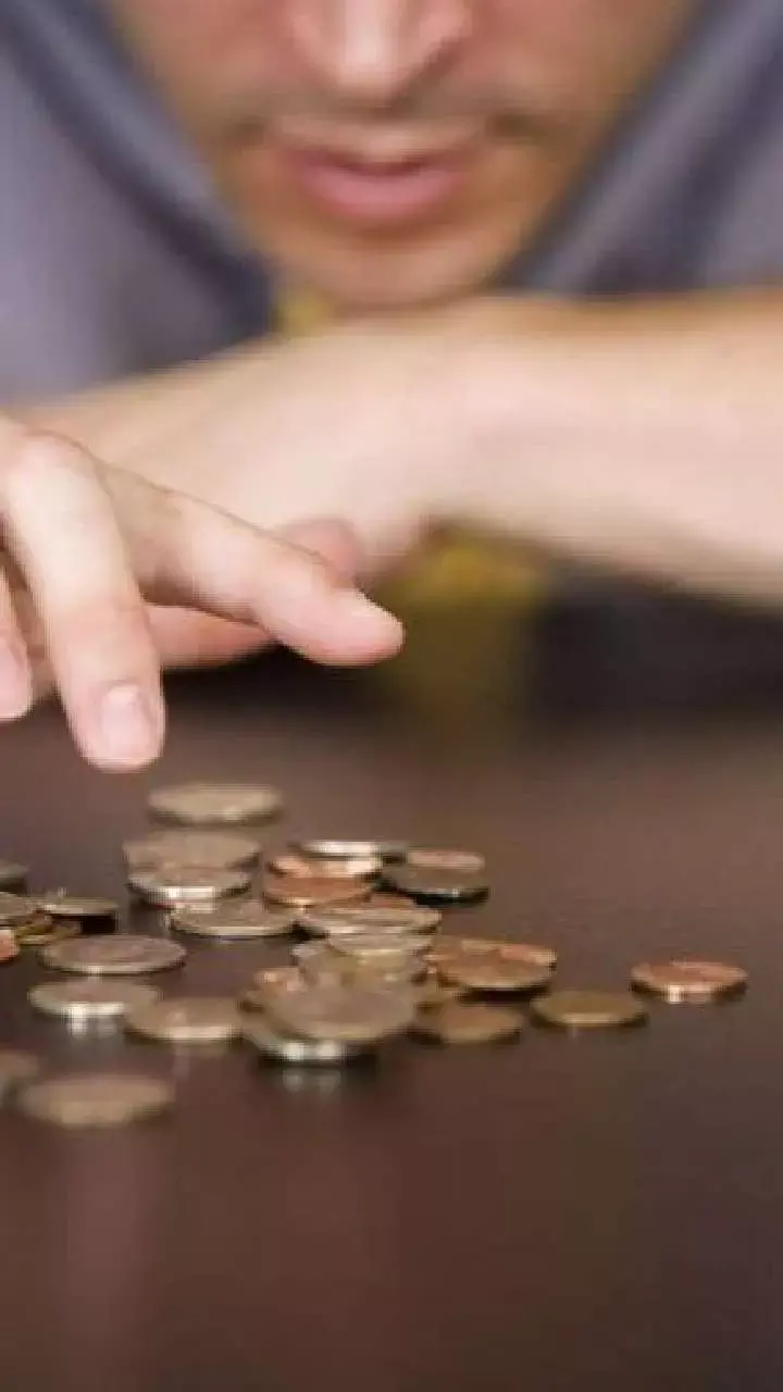 Vastu Tips: घर में इन वास्तु टिप्स को अपनाकर पाएं, समृद्धि और सुख-शांति