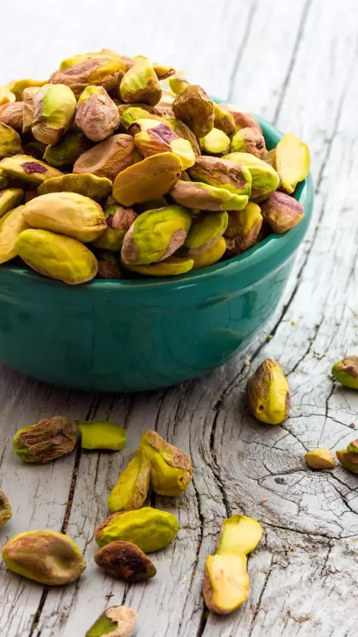 Health Tips: सेहत के नाम पर न खाएं जरूरत से ज्यादा पिस्ता, हो सकते हैं ये बड़े नुकसान
