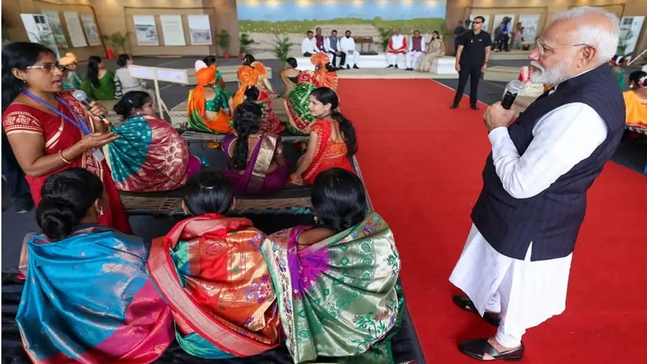 CG News: राष्ट्रीय स्तर की लखपति महिला पहल क्षेत्रीय कार्यशाला का आयोजन रायपुर में, 11 राज्यों के अधिकारी एवं आजीविका विशेषज्ञ होंगे शामिल