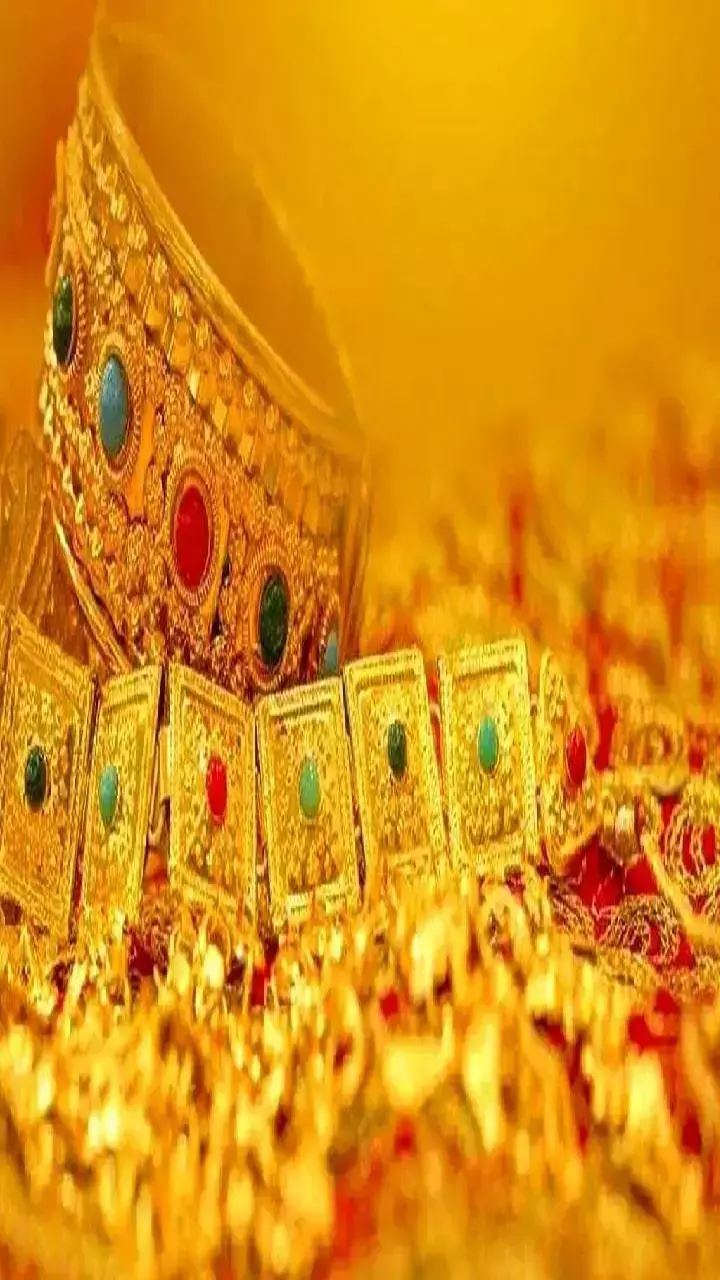 Gold Silver Price Today: सोने में जबरदस्त उछाल, चांदी 1.20 लाख के पार, जानिए 8 जुलाई 2025 के ताज़ा रेट