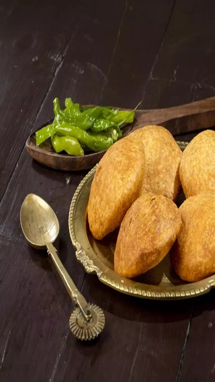 Monsoon Diet: बारिश में करें इन चीज़ों से परहेज, रहेंगे सेहतमंद